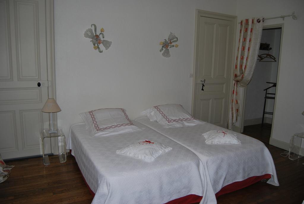 Chambre D'Hotes L'Ambroise Τρουά Δωμάτιο φωτογραφία